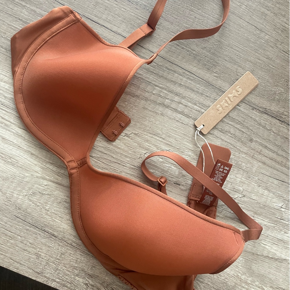 Skims weightless scoop bra bronze